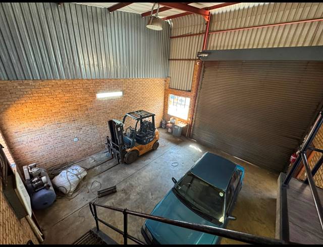 150M² WAREHOUSE TO LET IN CHLOORKOP